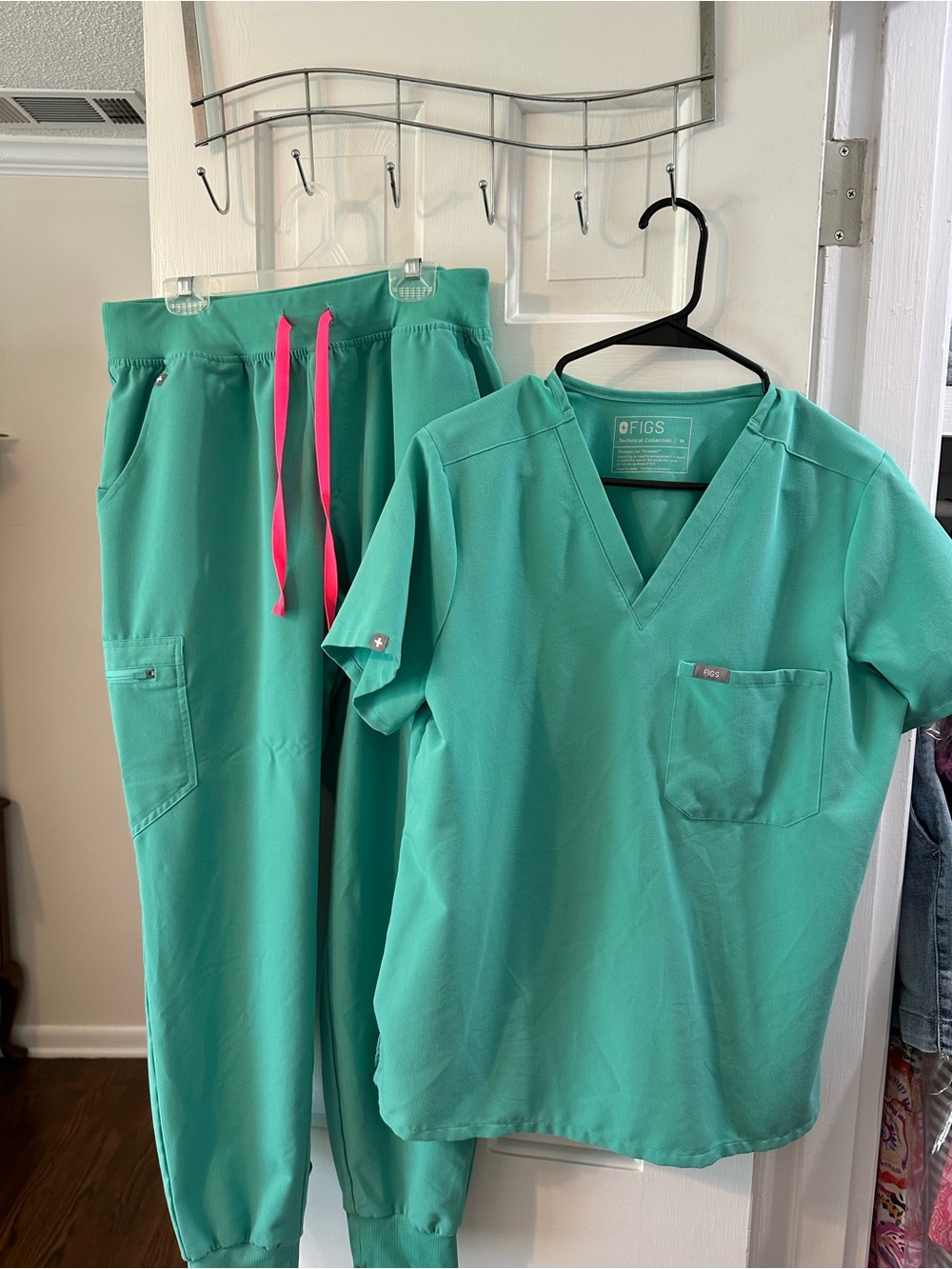 Figs Women’s Surgical Green Scrubs